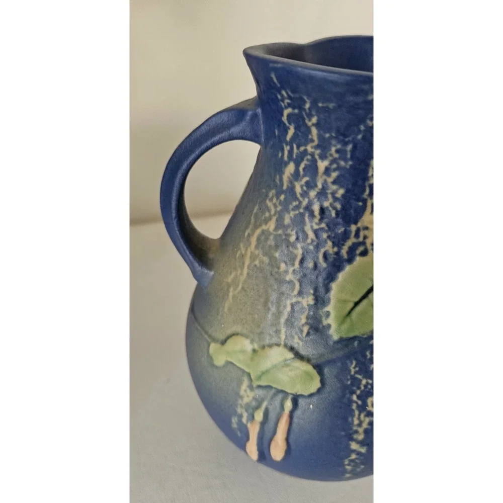 Vintage 1938 Roseville Pottery Fuchsia Blue #895-7